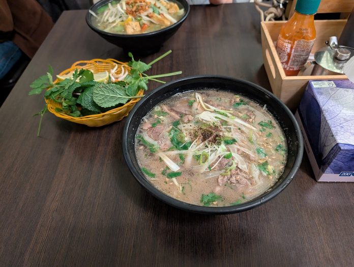 crustacean-beverly-hills-pho