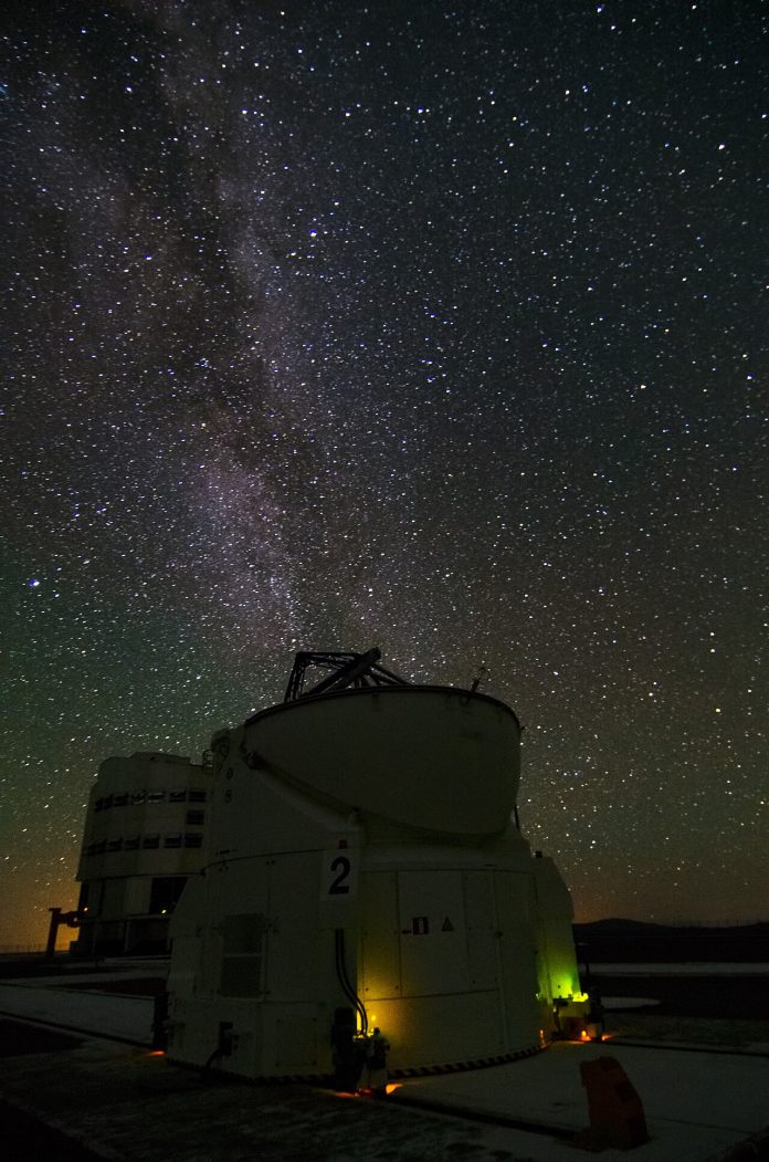 usvnn-ioaa-2026-milky-way Dải Ngân Hà phía trên kính thiên văn VLT